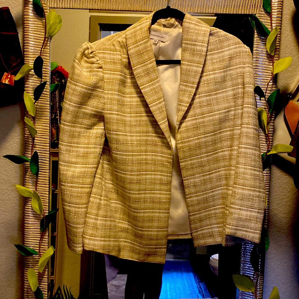 SOMETHING NAVY 
Barbie tweed blazer beige combo